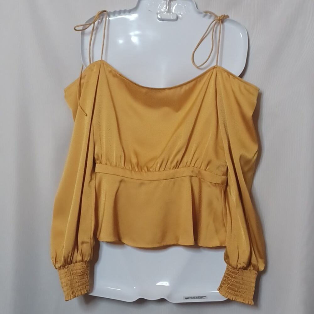 Lovers + Friends Hopless Romantic Top in Yellow. Size M - Picture 12 of 16